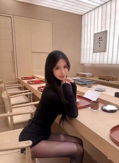 Lydia - puta in Shenzhen Photo 9 of 9