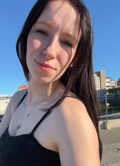 Lydia - escort in Kuwait Photo 1 of 5