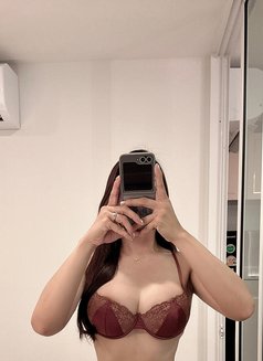 Lydia - masseuse in Bangkok Photo 6 of 8