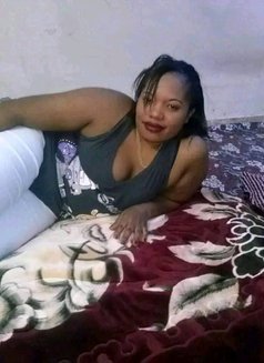 Lydia - escort in Muscat Photo 1 of 2