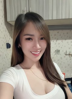 Lyka - puta in Manila Photo 1 of 14