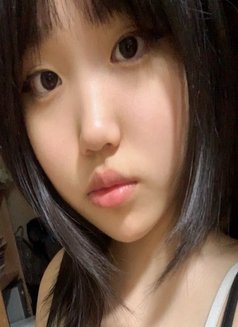 Lyla - escort in Kuwait Photo 2 of 4