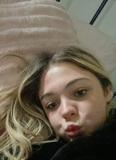 Lyla - escort in Amman Photo 2 of 3