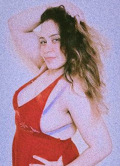 Lyly - escort in Cairo Photo 3 of 6