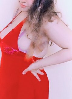 Lyly - puta in Cairo Photo 5 of 6