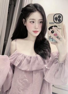 Lyly - escort in Singapore Photo 3 of 5