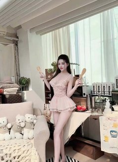 Lyly - masseuse in Abu Dhabi Photo 2 of 4