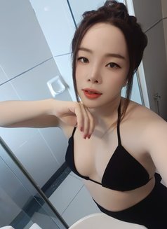 Lyly - escort in Doha Photo 5 of 9