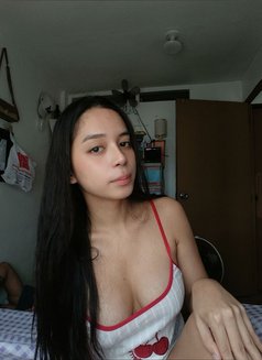 Lyly Monster Co*ck - Acompañantes transexual in Manila Photo 1 of 6