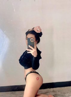 Lyn - escort in Al Juffair Photo 9 of 10