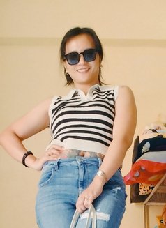 Lyn - escort in Bangkok Photo 2 of 5