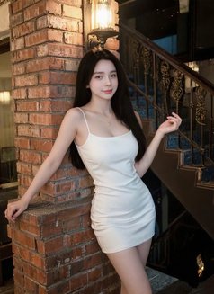 Lyn Lyn available 24/7 - puta in Bangkok Photo 3 of 6