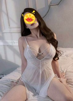 Lyna - escort in Kathmandu Photo 13 of 18