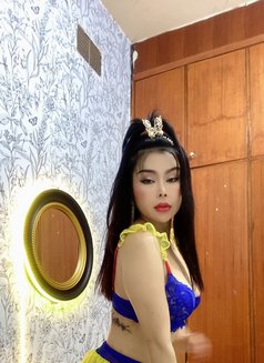 Lyna - escort in Abu Dhabi Photo 4 of 4