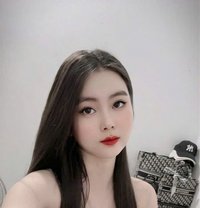 Lynda Pham - puta in Singapore