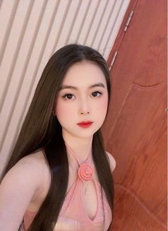 Lynda Pham - puta in Singapore Photo 4 of 5