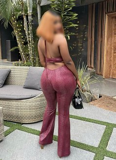 Lynee - puta in Nairobi Photo 3 of 11