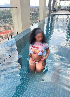 Lynee - puta in Nairobi Photo 6 of 11