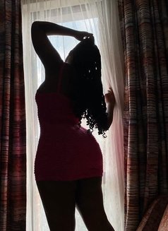 Lynesharon - escort in Nairobi Photo 3 of 5
