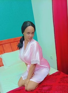 Lynn - escort in Muscat Photo 1 of 1