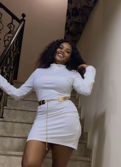 Lynn - escort in Dubai Photo 1 of 3