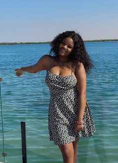 Lynn - escort in Dubai Photo 3 of 3