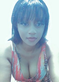 Lynn - escort in Nairobi Photo 4 of 4