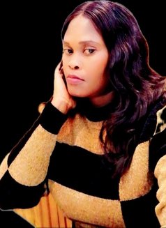 Lynne - escort in Bangkok Photo 1 of 2