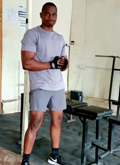 Lynurs - masseur in Nairobi Photo 4 of 6