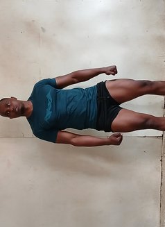 Lynurs - masseur in Nairobi Photo 6 of 6