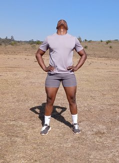 Lynurs Masseuse - masseur in Nairobi Photo 9 of 10