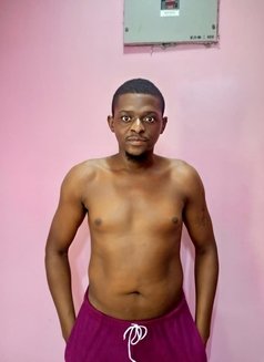 Lyrical Kelvin - Acompañantes masculino in Lagos, Nigeria Photo 1 of 3