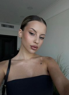 Lys - puta in Nantes Photo 3 of 8