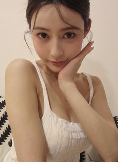 Lyun - escort in Beijing Photo 3 of 5