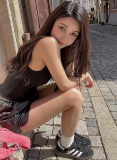 Lyun - escort in Beijing Photo 4 of 5
