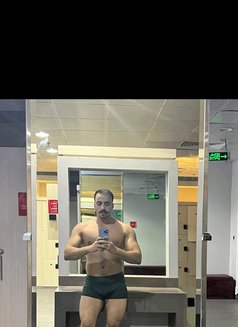 M. Bob - Male escort in Cairo Photo 5 of 8