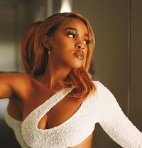 M. K, Dominatrix - puta in Nairobi