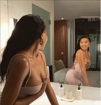 M. K, Dominatrix - puta in Nairobi