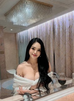 M Laurent - escort in Makati City Photo 1 of 9