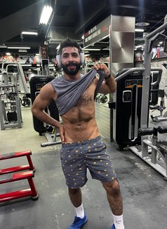 M. M - Male escort in Dammam Photo 4 of 6