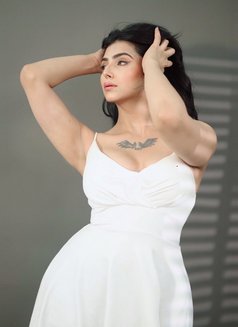 M’s Sana Khan - escort in New Delhi Photo 3 of 8