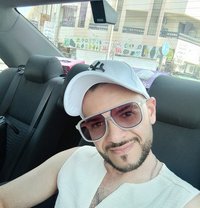 M.T - Acompañantes masculino in Dubai