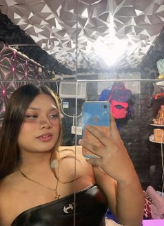 Ma R Ie - Transsexual adult performer in Manila Photo 5 of 6