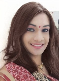 Maahi - Transsexual escort in Mumbai Photo 1 of 6