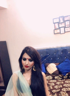 Maahi93 - Transsexual escort in New Delhi Photo 7 of 17