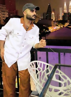 Maan - Male escort in Kuala Lumpur Photo 3 of 3