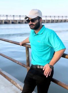 Maan - Male escort in Kuala Lumpur Photo 7 of 9