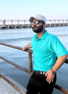 Maan - Male escort in Kuala Lumpur Photo 9 of 9