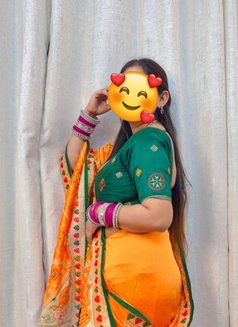 Maanu Cam/real Meet Big Boobs House Wife - escort in New Delhi Photo 3 of 10