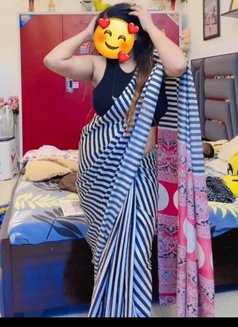 Maanu Cam/real Meet Big Boobs House Wife - escort in New Delhi Photo 5 of 10